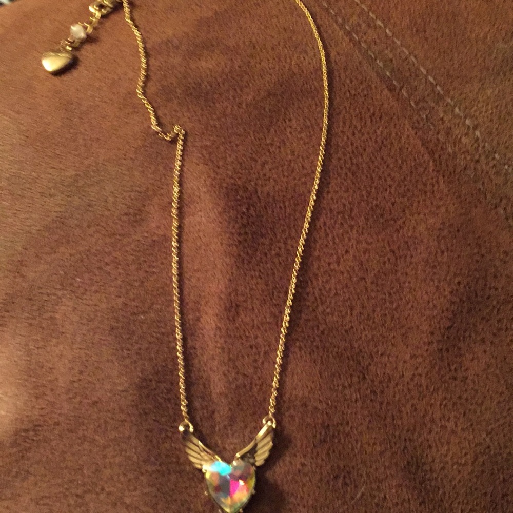 Betseys beautiful angel necklace gorgeous heart
